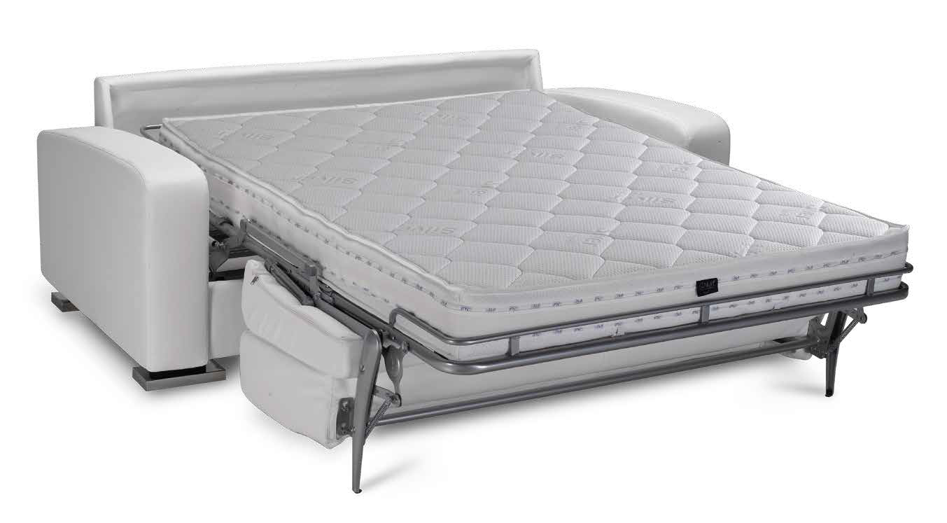 Lit coffre ouvert, idéal pour le rangement